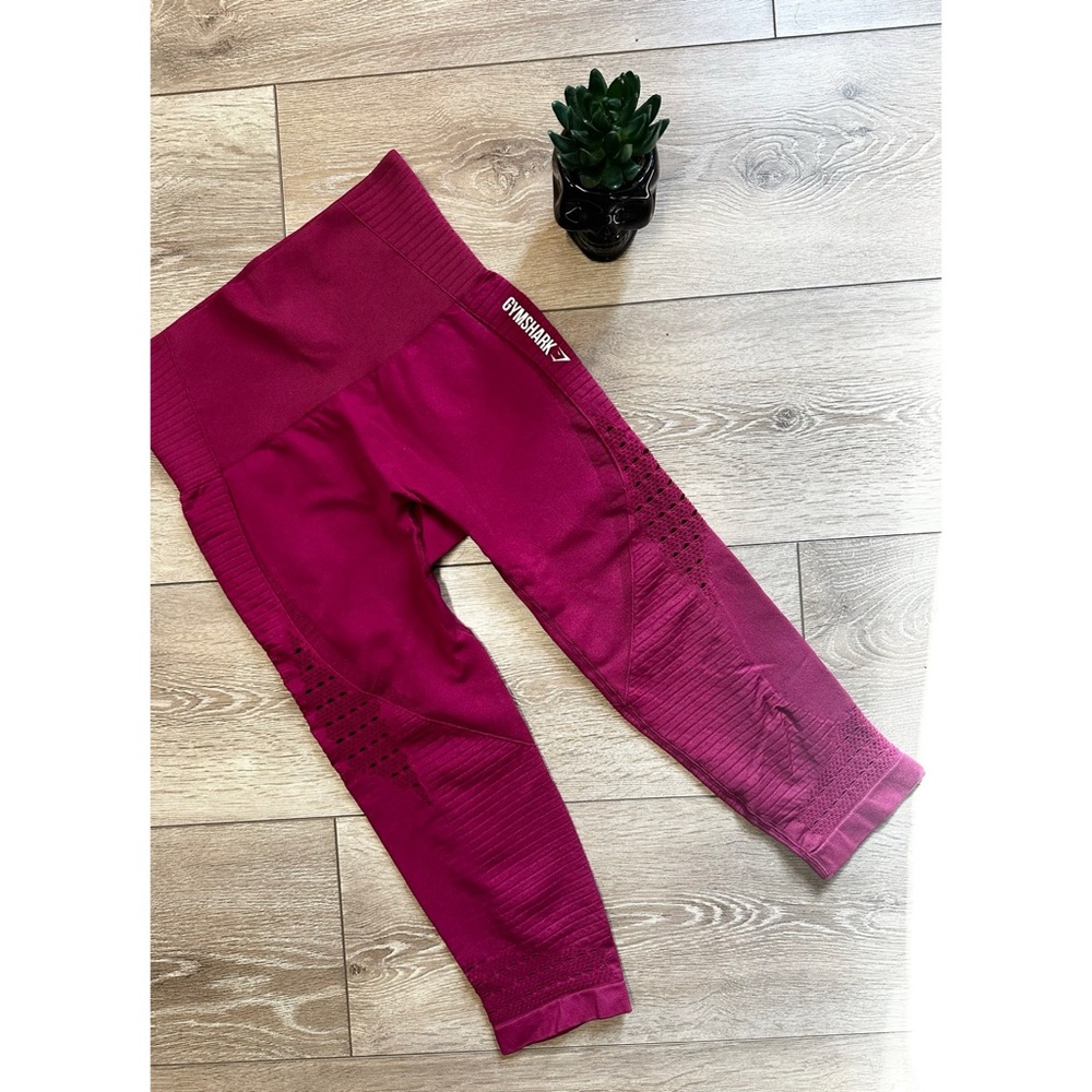 •Gymshark• Energy Seamless crop leggings in Crimson Red